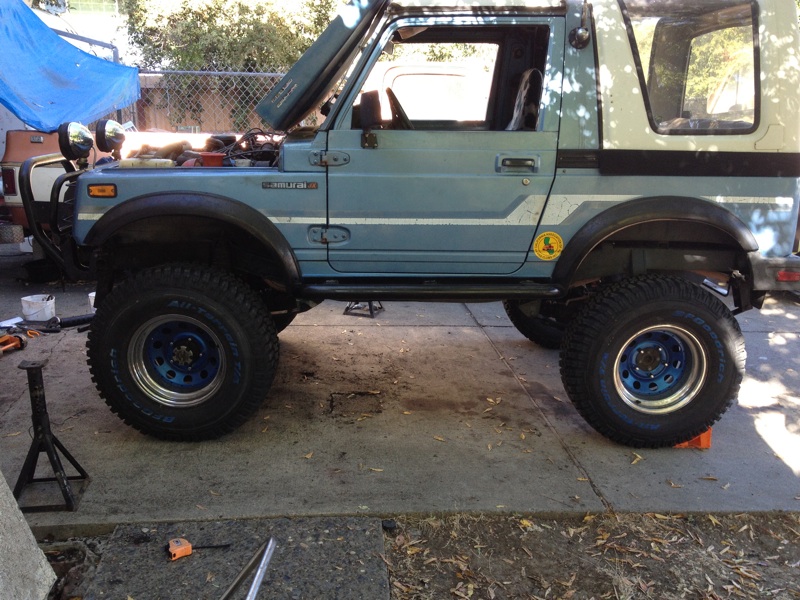 75998=3273-Suzuki - lifted side2.jpg